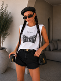 T-shirt con spalline imbottite e stampa pizzo