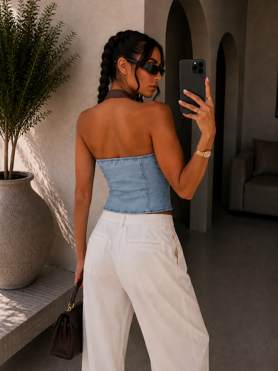 Top denim con scollo halter effetto pelle