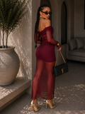 Abito bordeaux con trasparenza