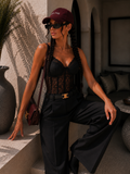 Body in pizzo e bretelle