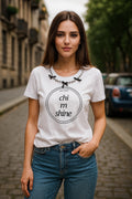 T-shirt con collana