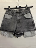 Short in denim con strass