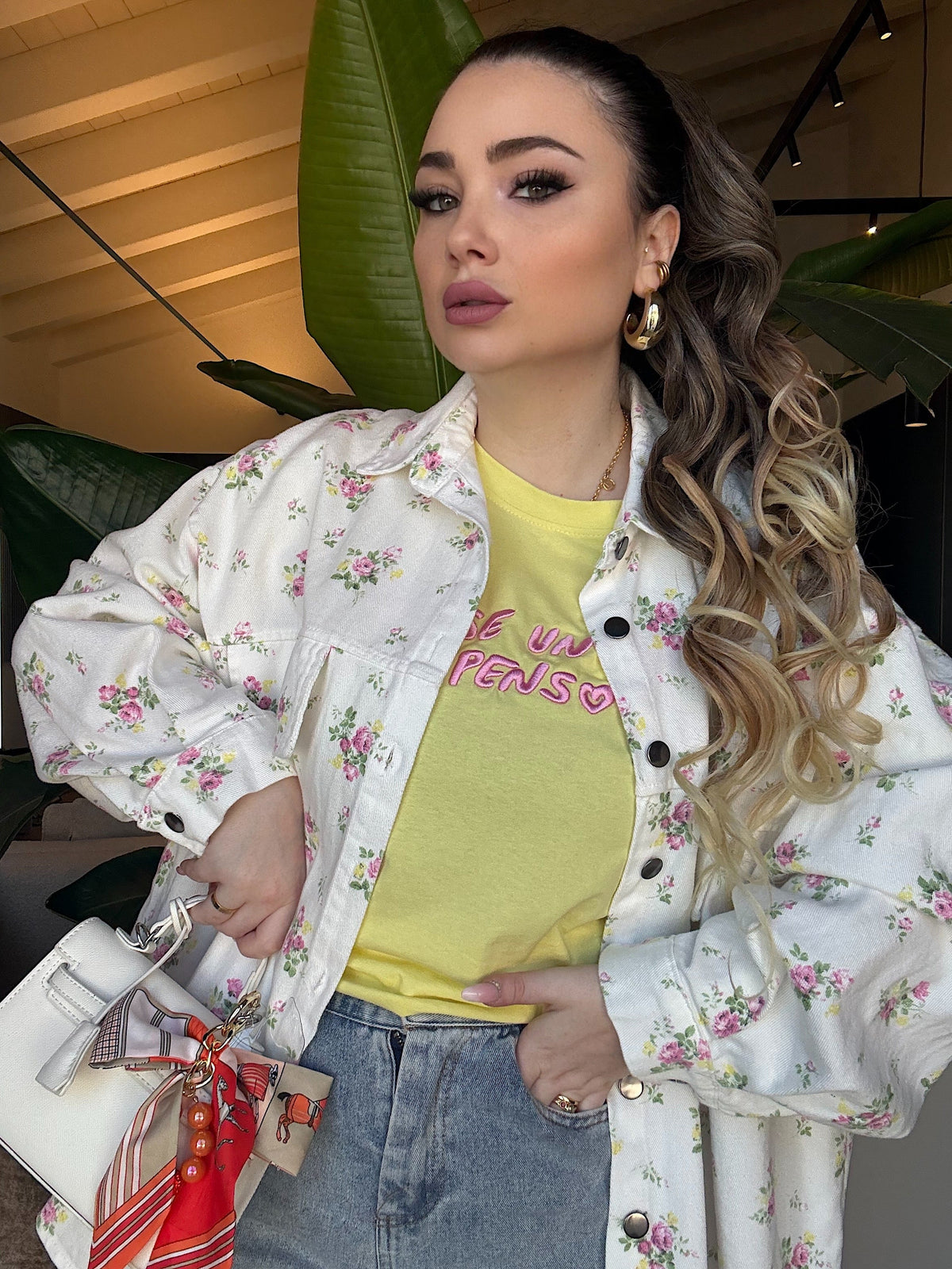 Camicia in denim con fiori