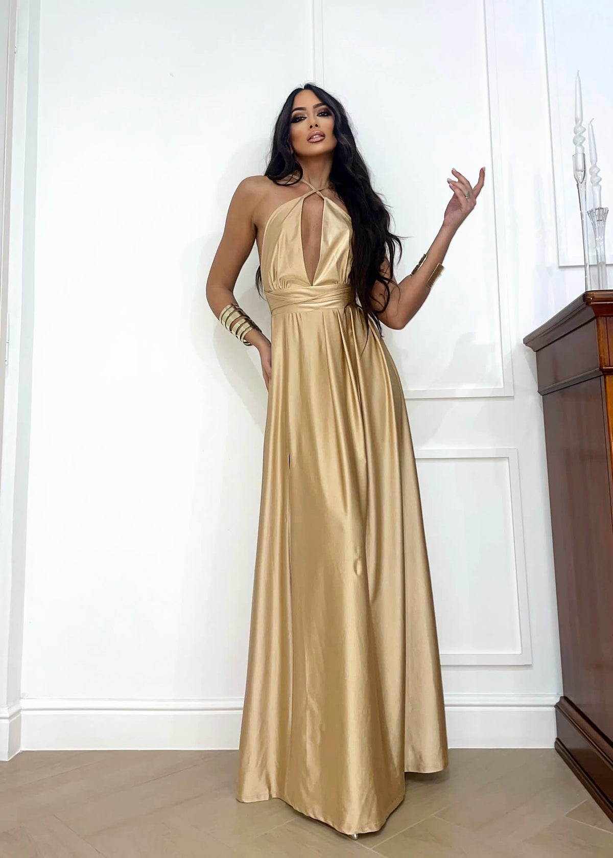 Abito lungo in raso beige
