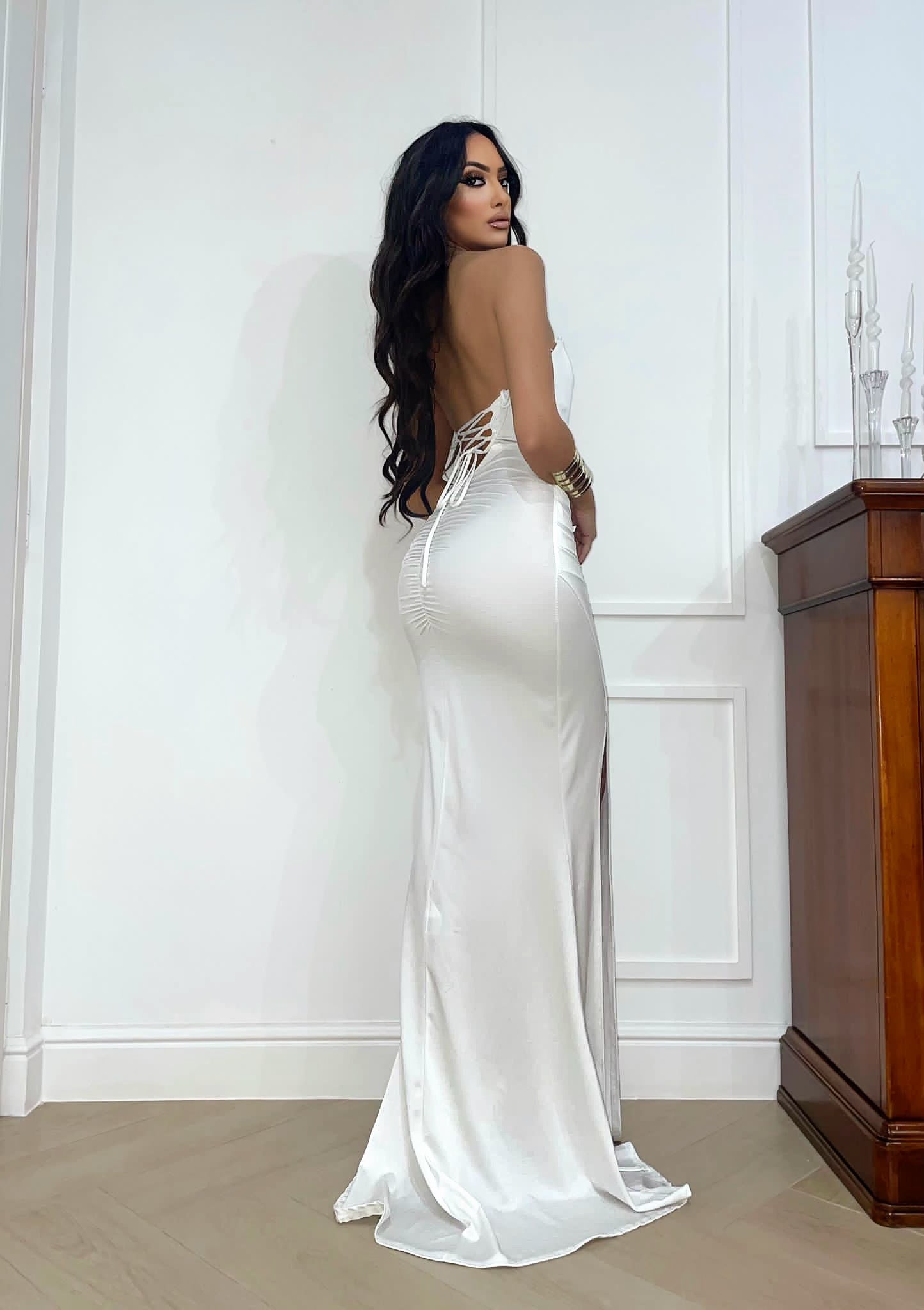 Abito a sirena push up e incrocio bianco