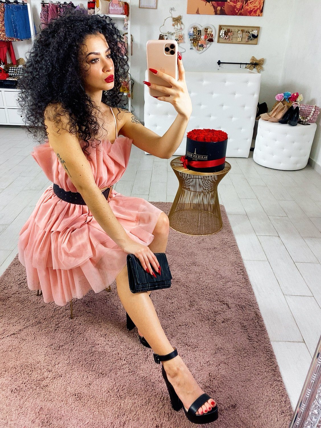 Abito a balze rosa Venere