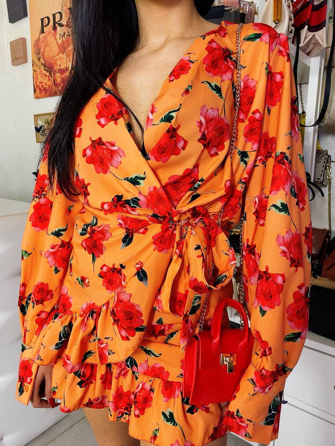 Abito con rouge e fiocchi