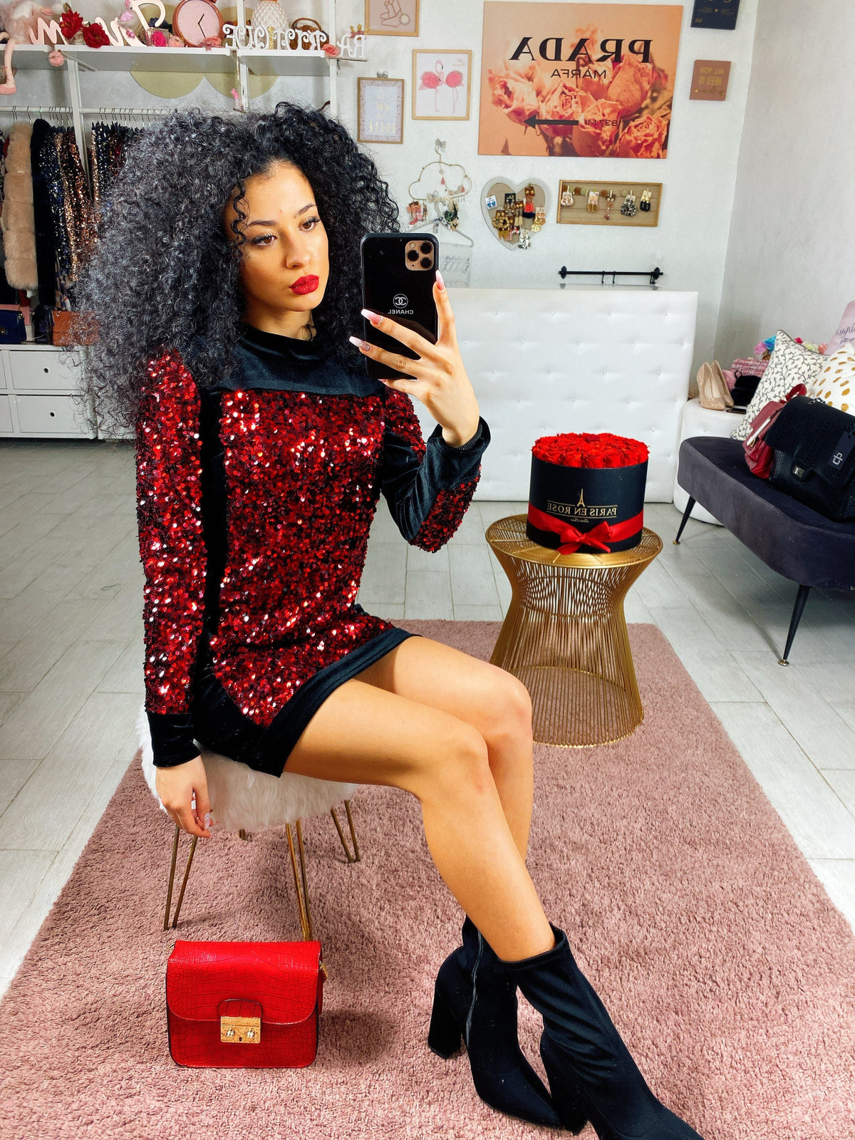Abito in velluto con paillettes rosso