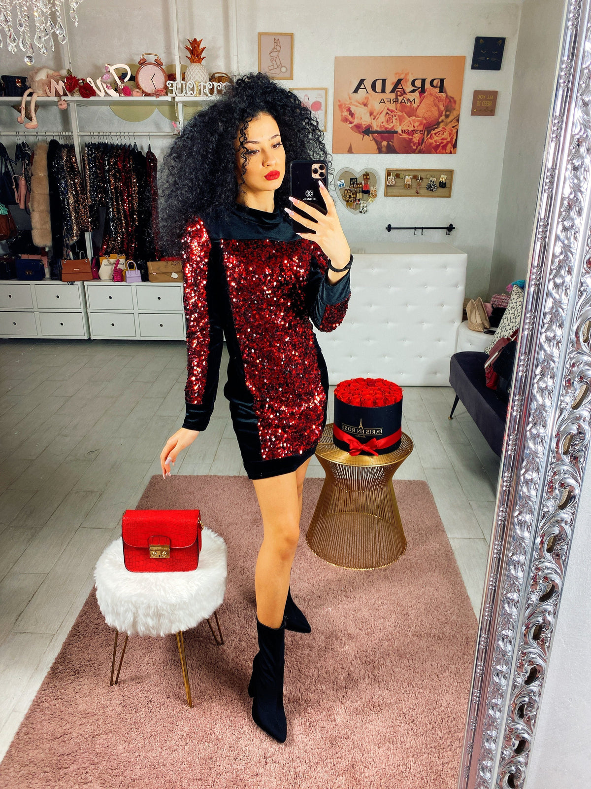 Abito in velluto con paillettes rosso