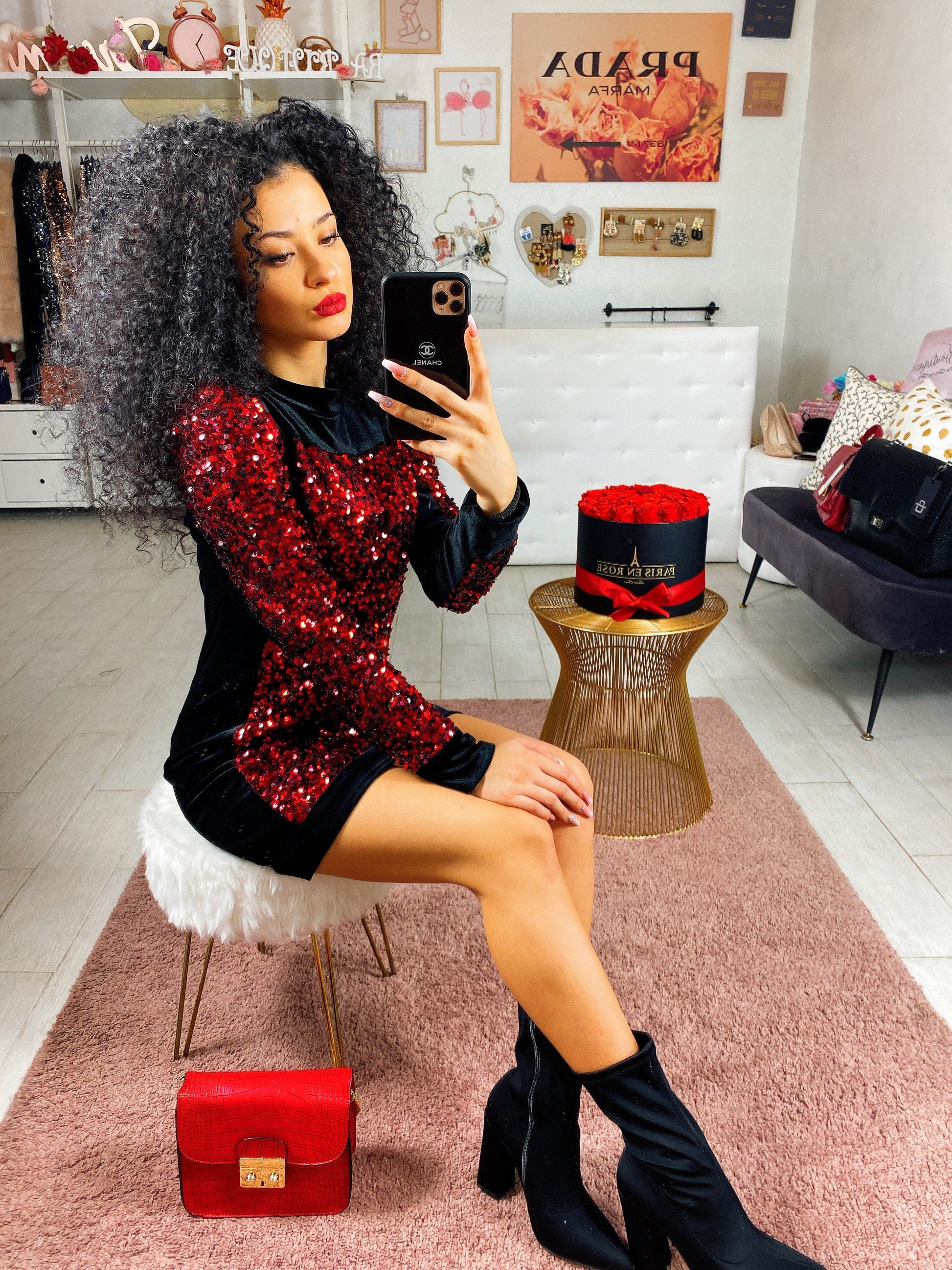 Abito in velluto con paillettes rosso