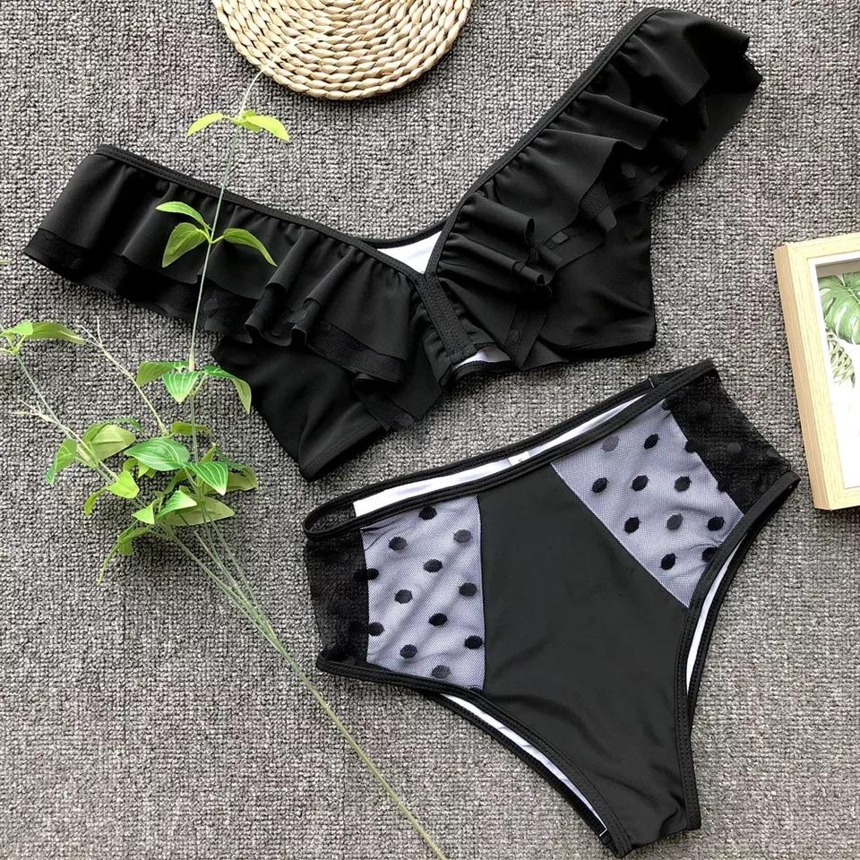 Bikini scollo a barchetta con trasparenze a pois