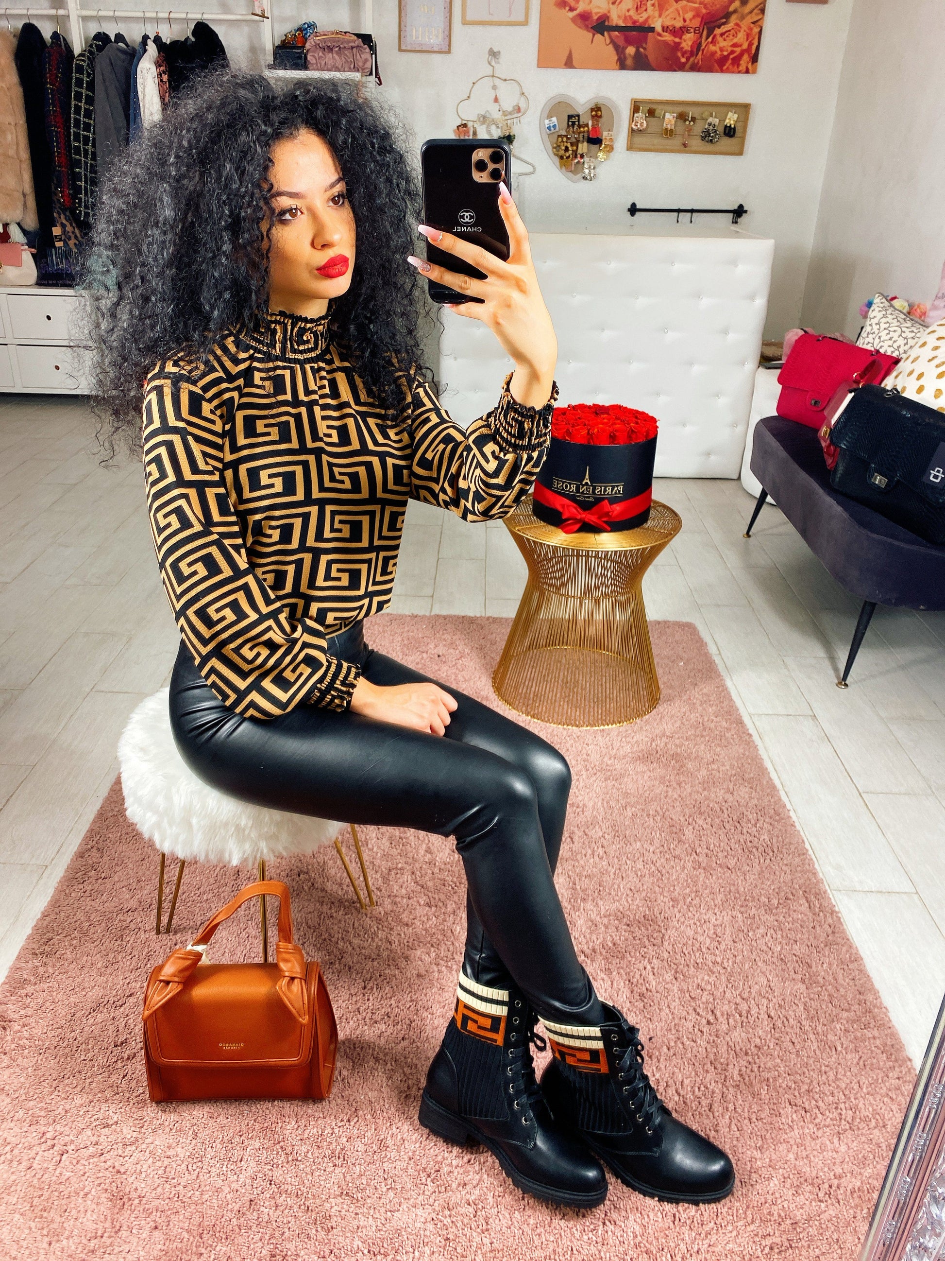 Blusa con fantasia marroncina