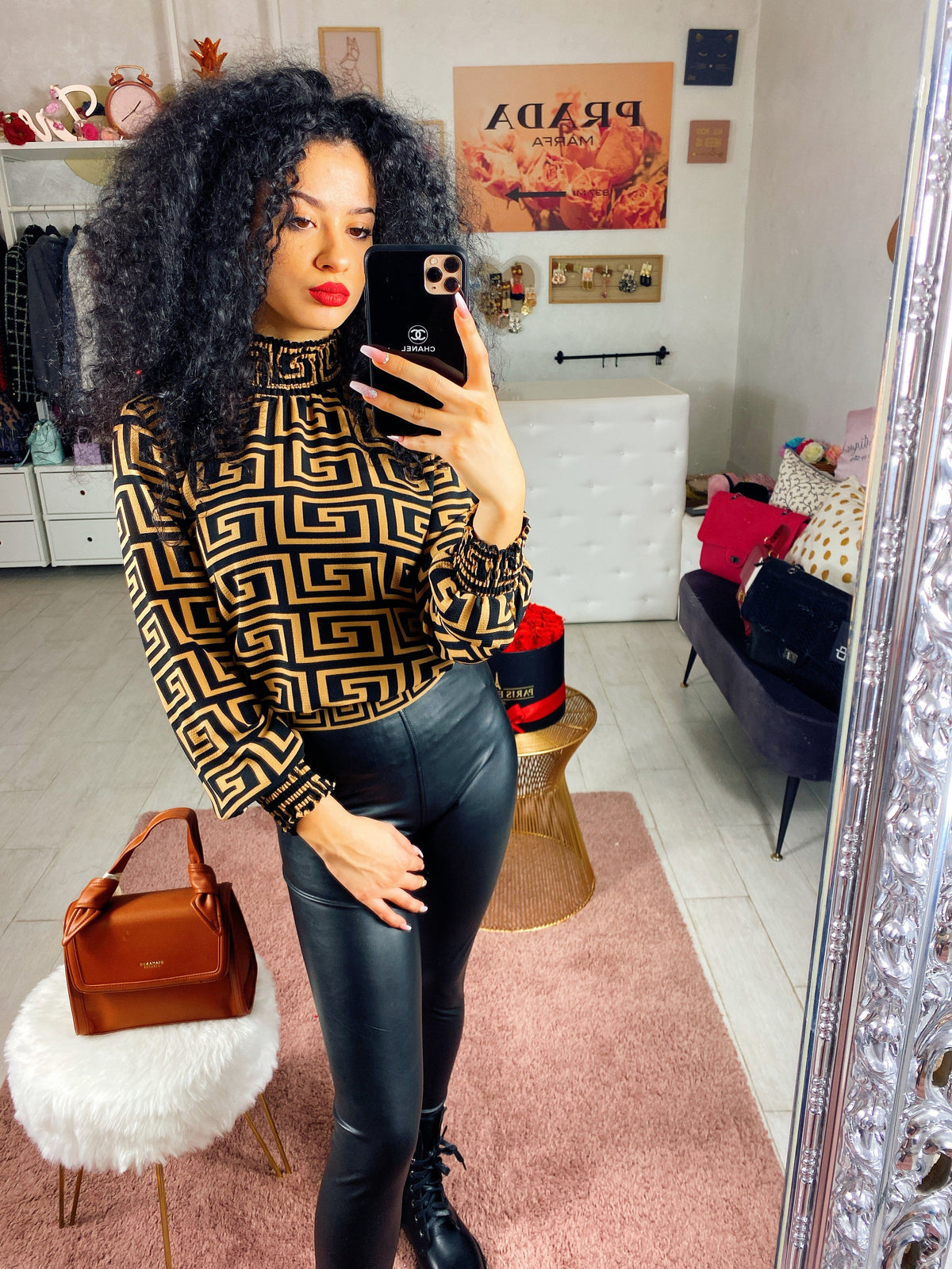 Blusa con fantasia marroncina