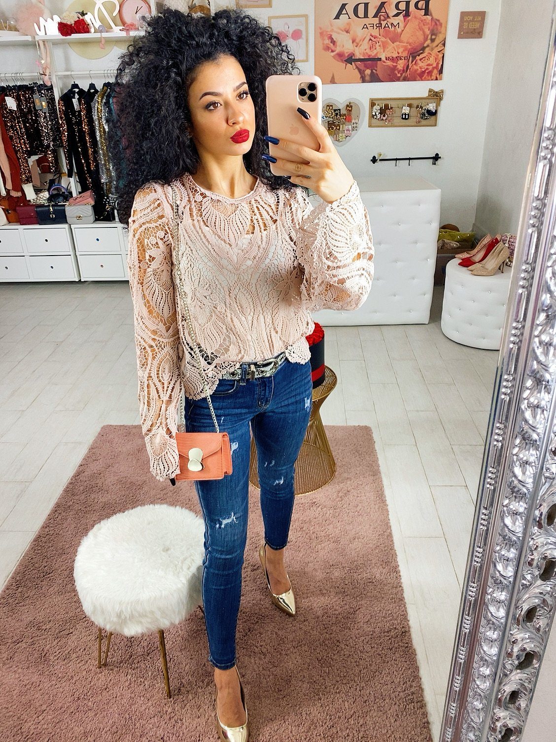 Blusa con ricami cipria