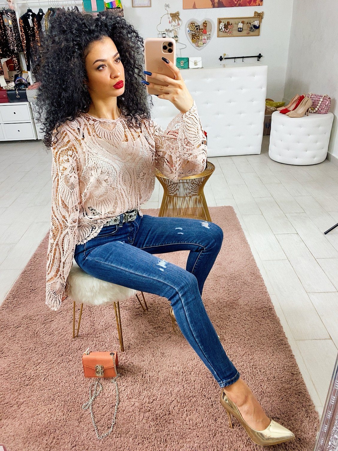 Blusa con ricami cipria