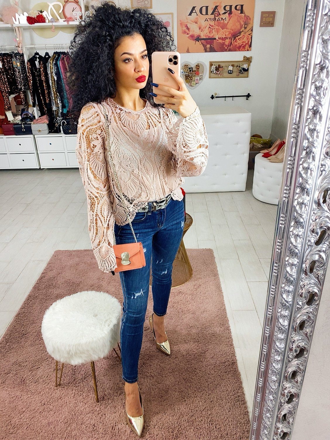 Blusa con ricami cipria