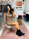 Completo con paillettes oro