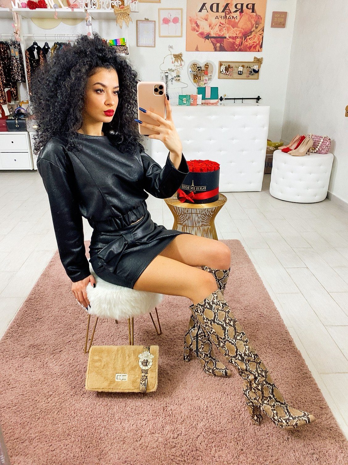 Completo in ecopelle top e gonna