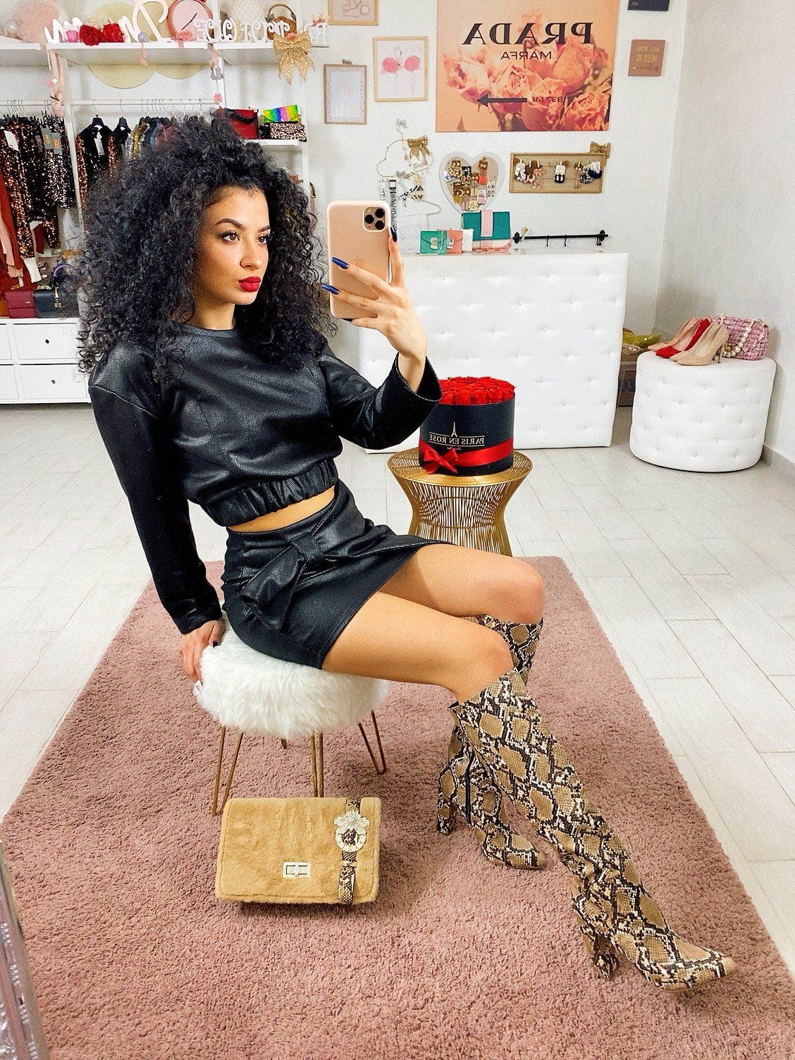 Completo in ecopelle top e gonna