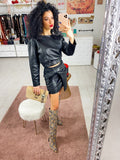 Completo in ecopelle top e gonna
