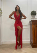 Abito aderente con scollo a V e spacco rosso