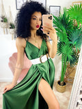 Abito in raso con maxi spacco verde