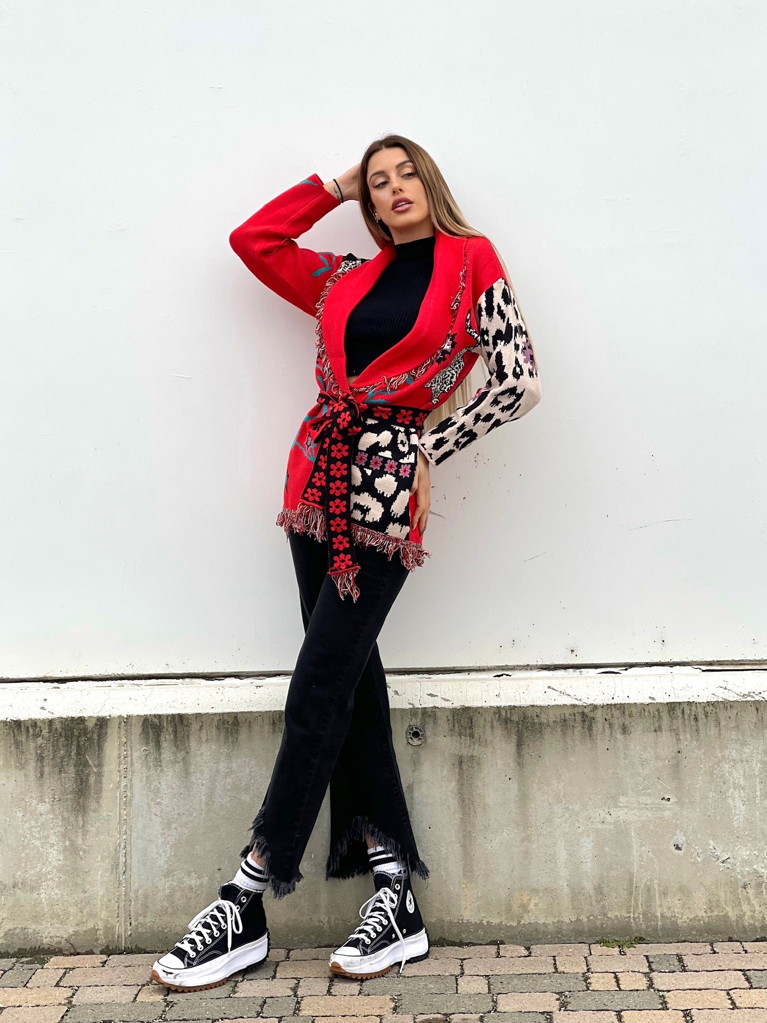 Cardigan con frange e cintura rosso