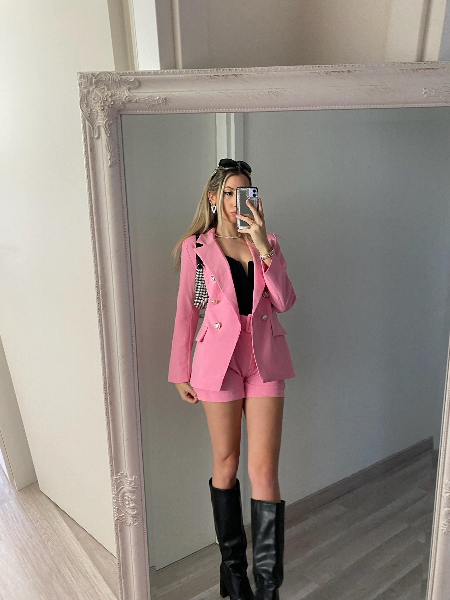 Completo giacca con bottoni e short rosa barbie