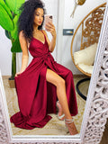 Abito in raso con maxi spacco Bordeaux scuro