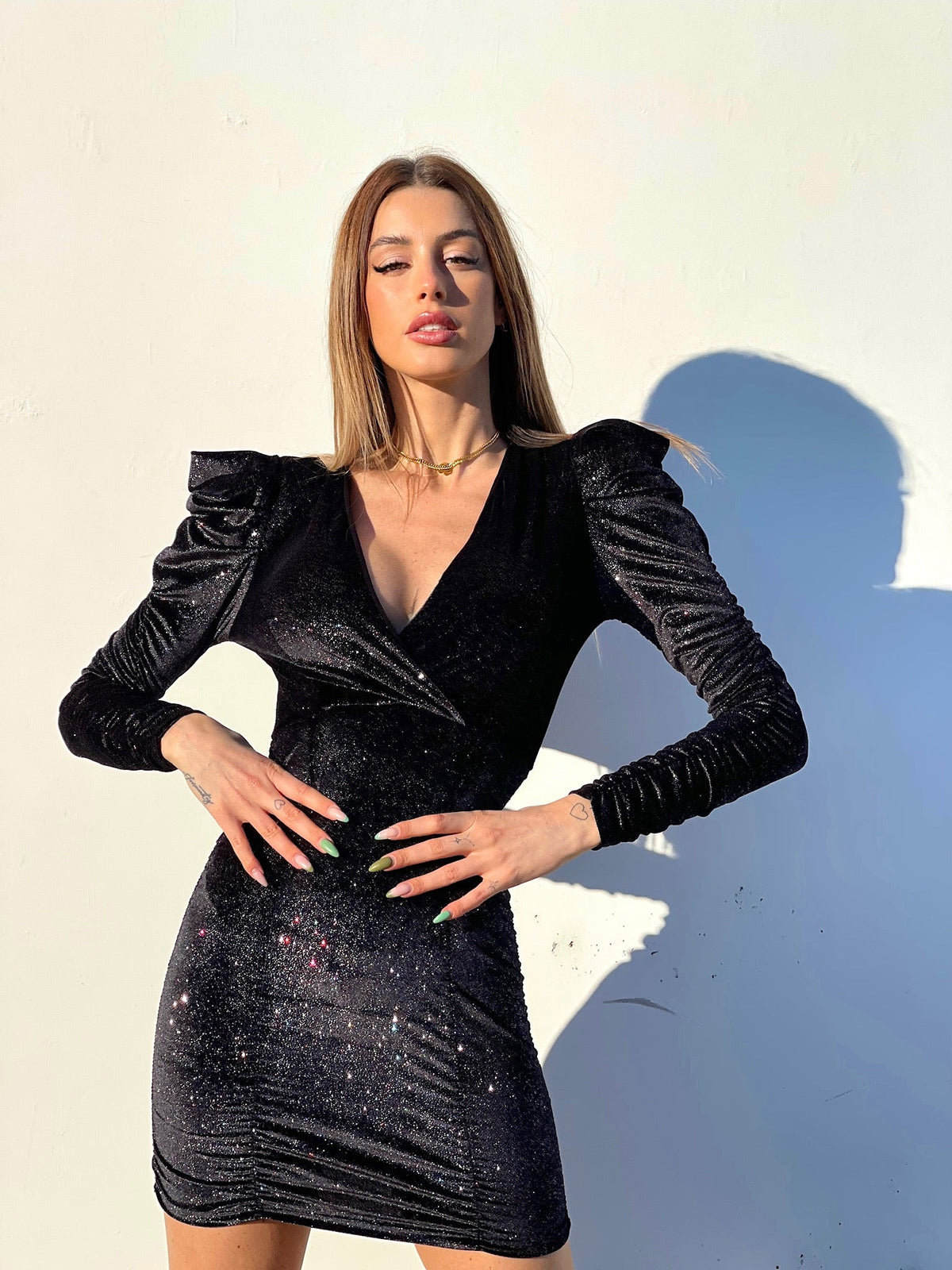 Abito in velluto con brillantini scollo a V