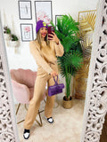 Completo maglia e pantalone largo camel