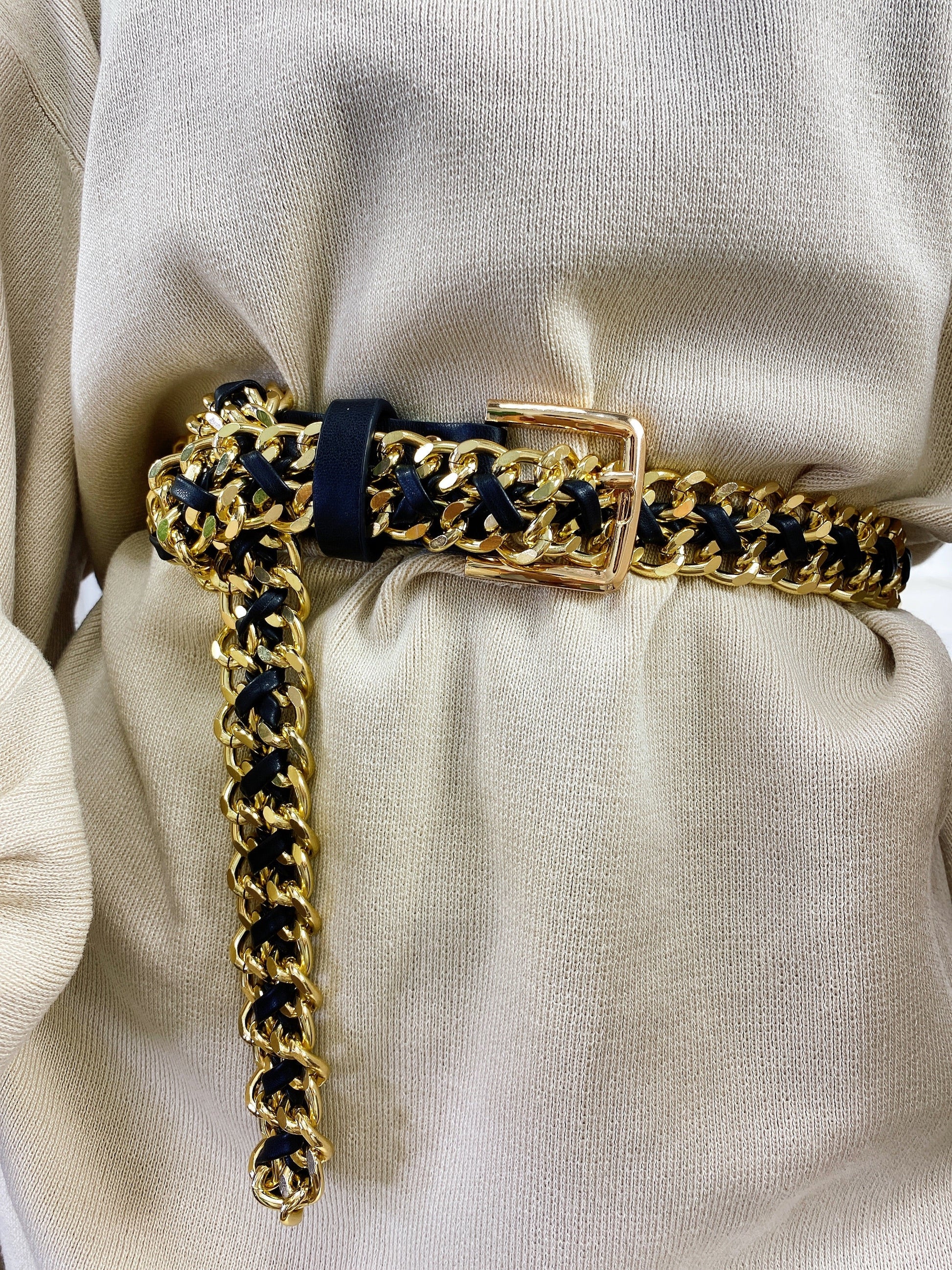 Cintura con catena nera oro