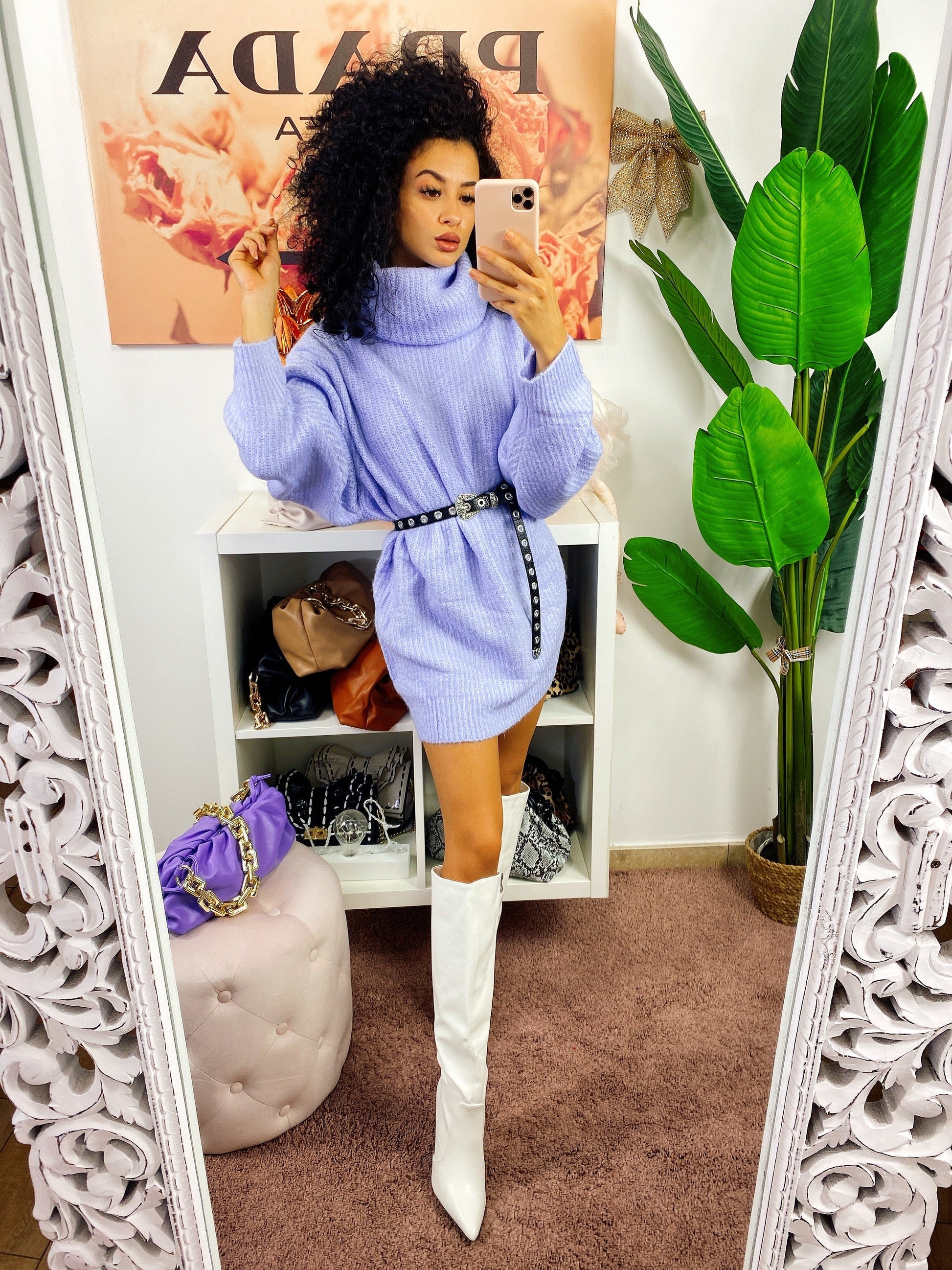 Maxi Maglione over Leyla