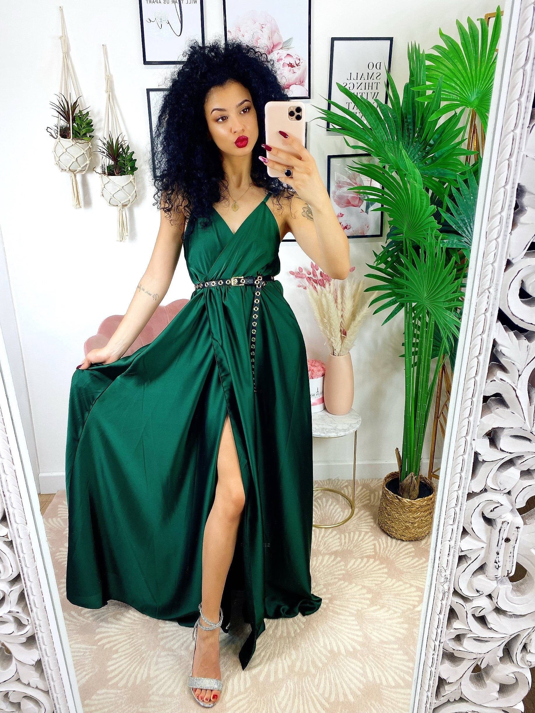 Abito in raso con maxi spacco verde bottiglia