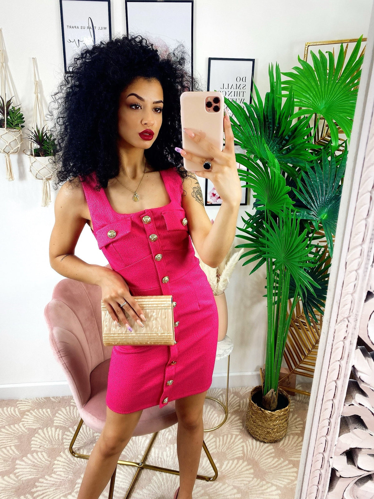 Tubino aderente con taschino e bottoni Gold fuxia