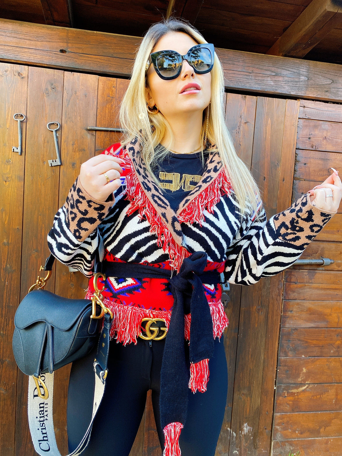 Cardigan corto frange e cinta rosso maculato