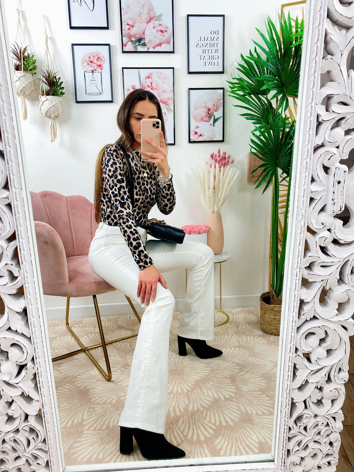 Jeans aderente bianco con zampa