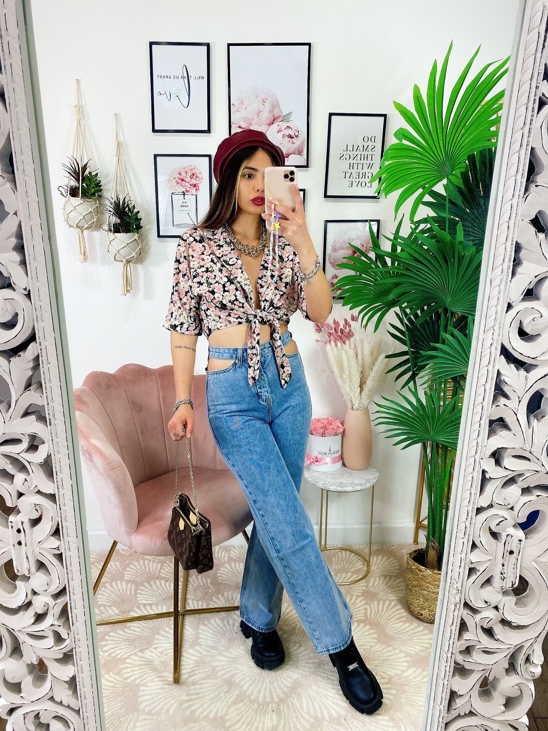 Blusa floreale con fiocco