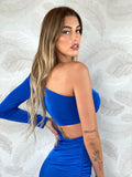 Abito monospalla blu con arricciature