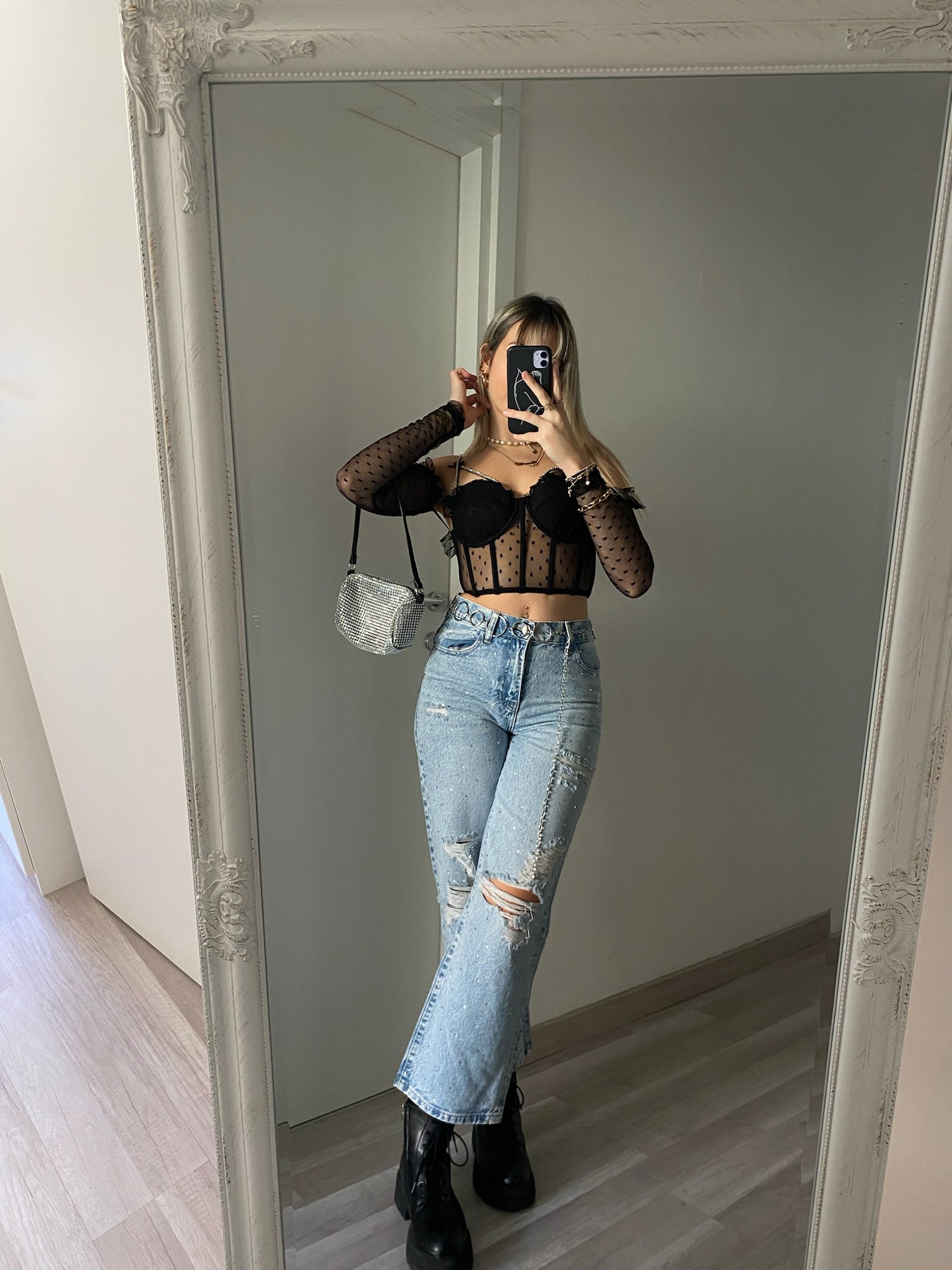 Top nero in velo e strass