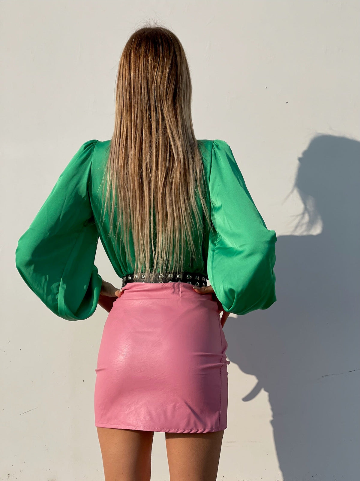 Body in raso scollo a V verde smeraldo