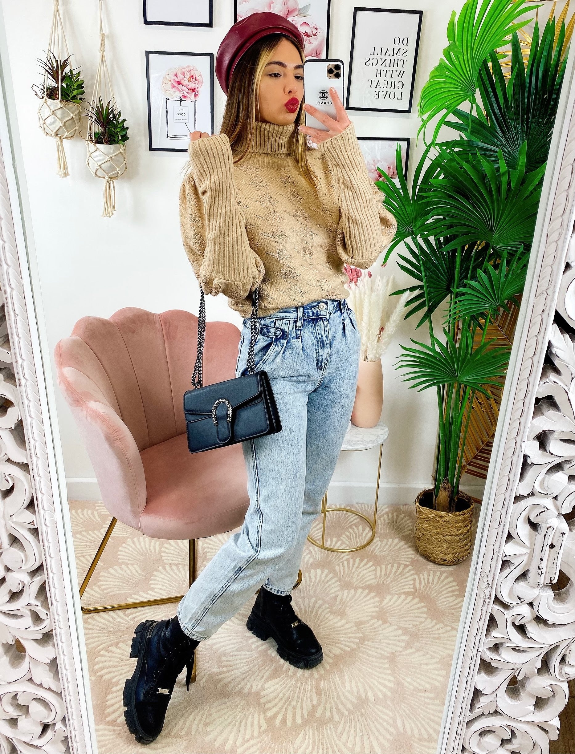 Maglione collo alto beige e oro