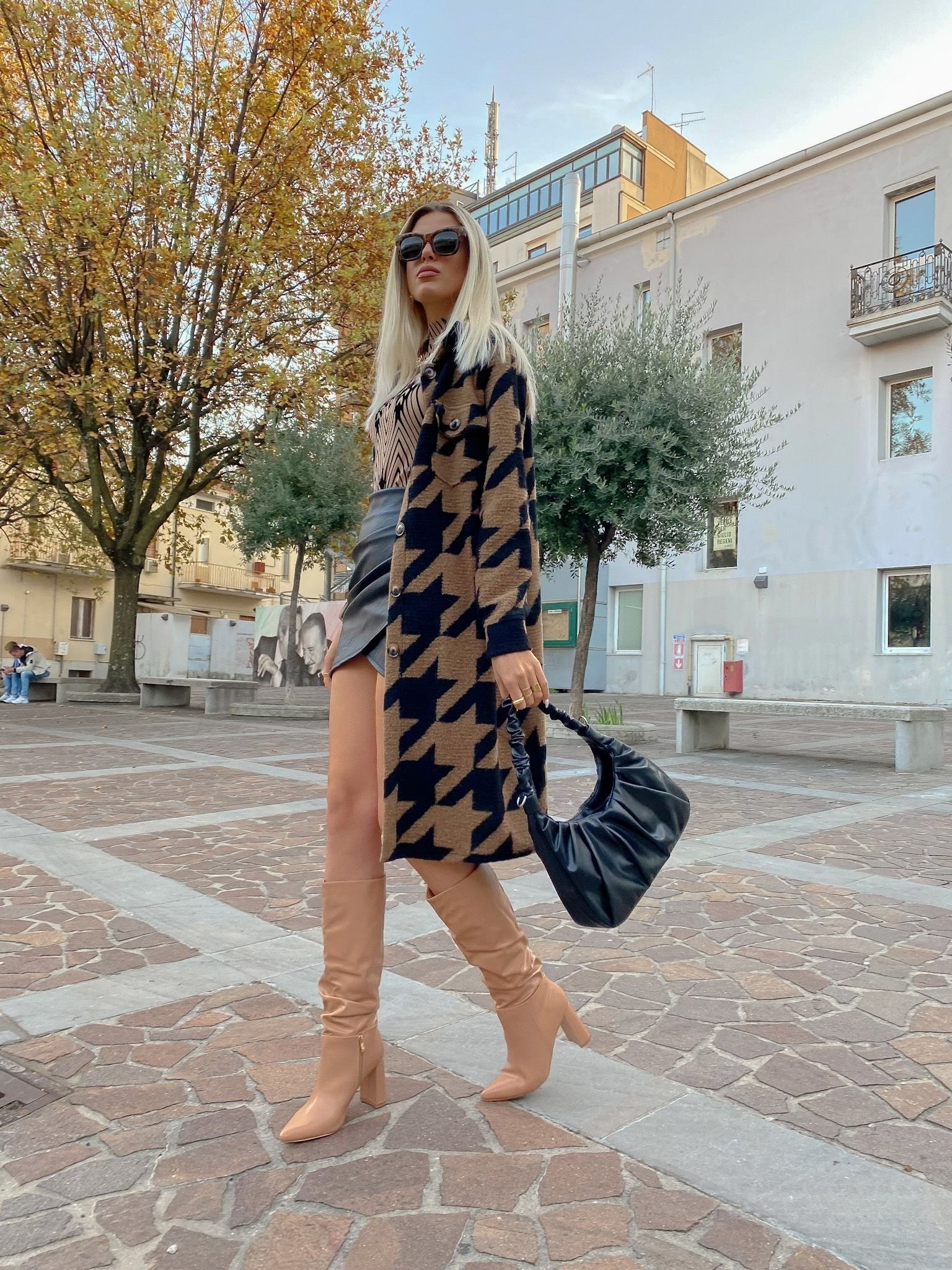Giacca pied de poule Camel e nera
