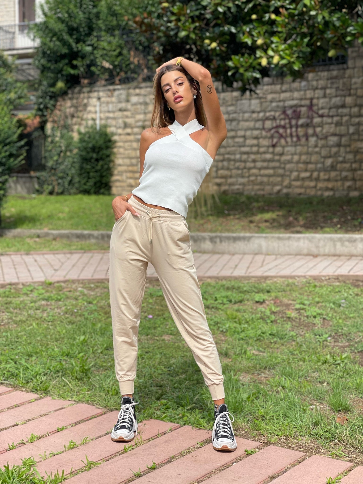Tuta sportiva beige