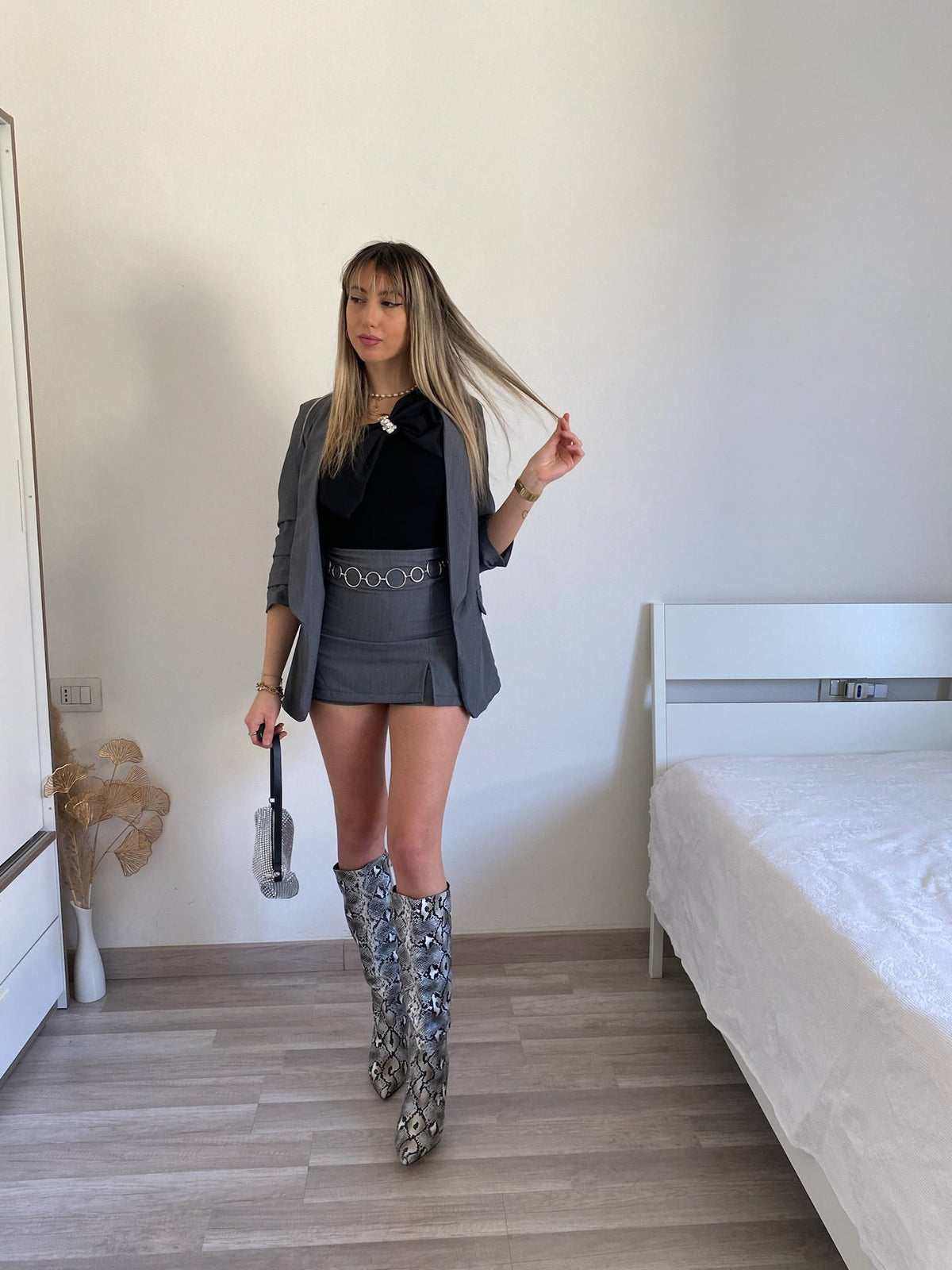 Completo giacca e gonna grigio