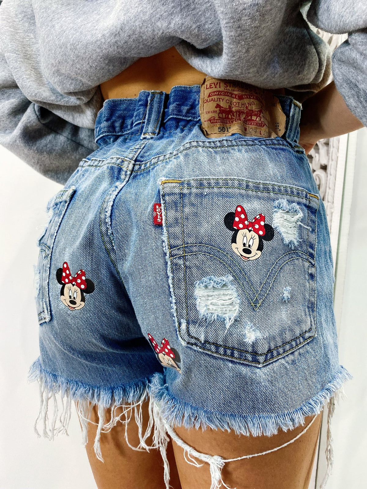 Levi’s Vintage stampa topolina e strappi bagno medio