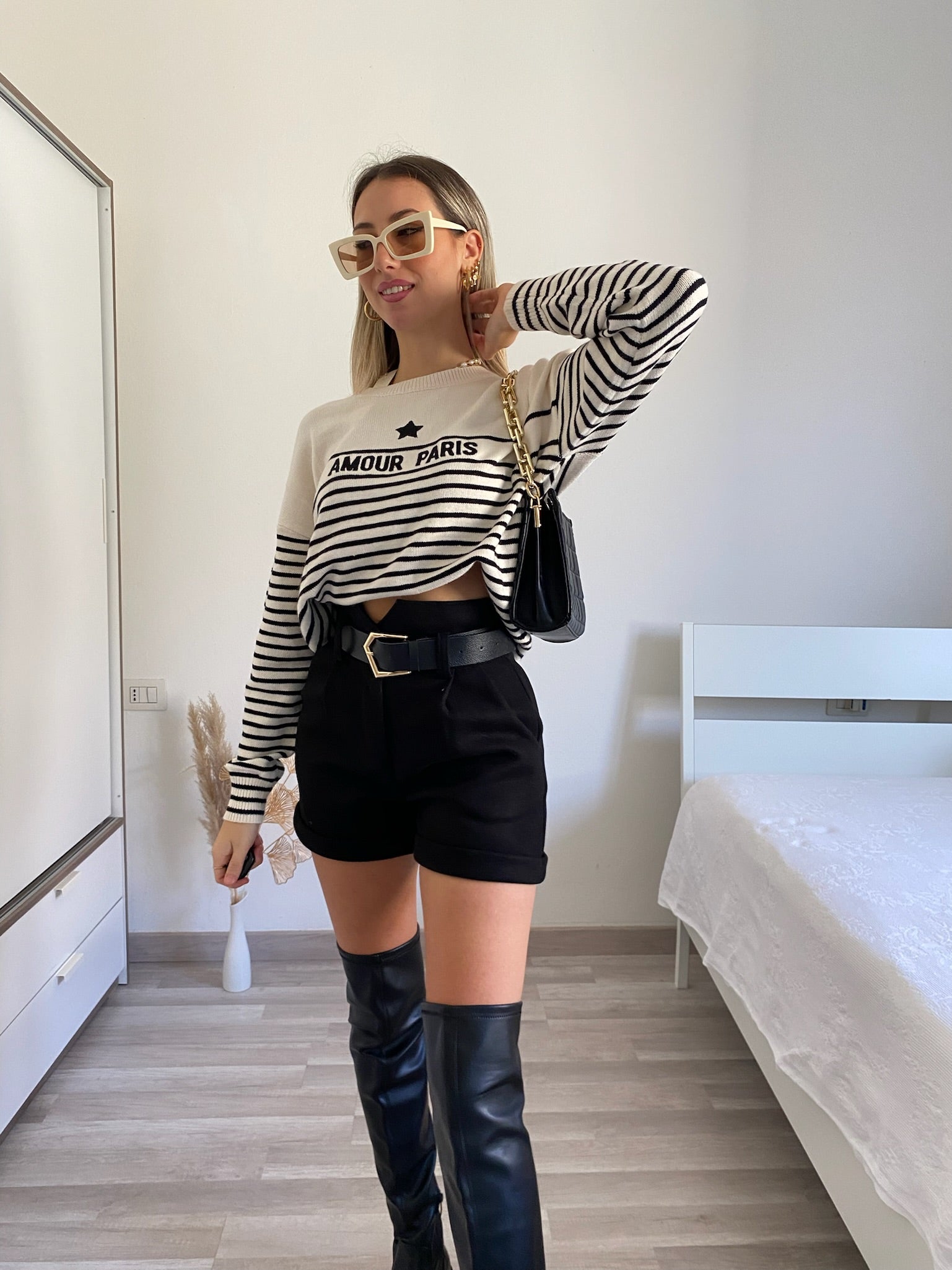 Short nero in panno con cintura
