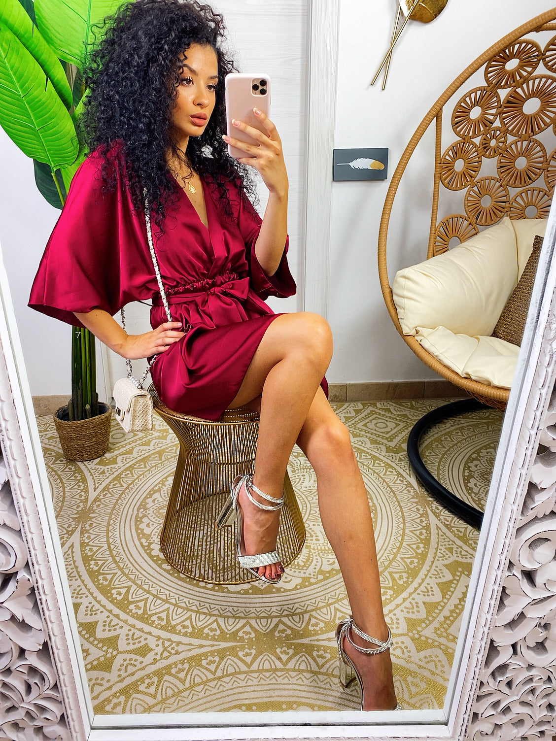 Abito a kimono in raso con cintura