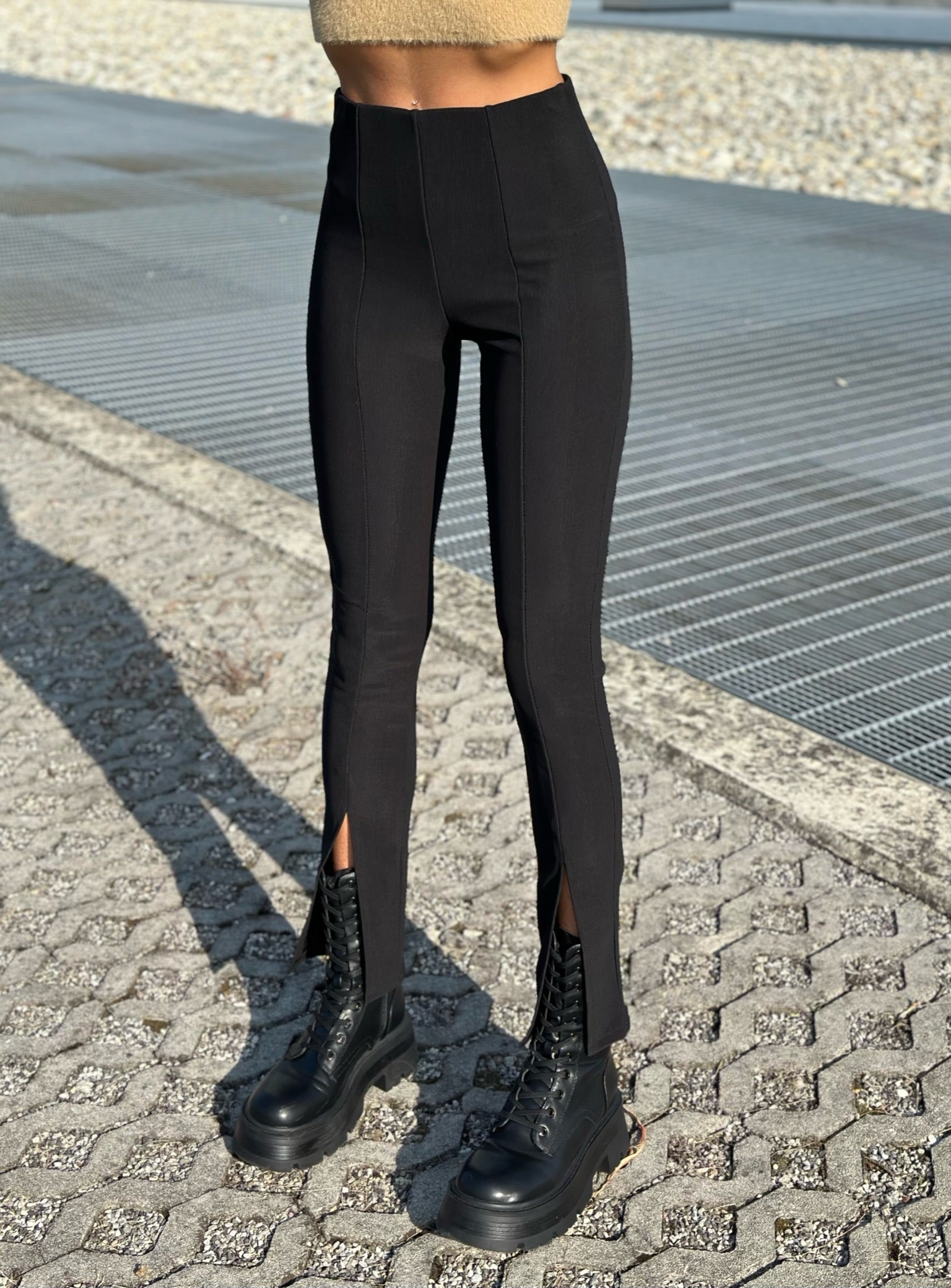 Pantalone con spacchetto