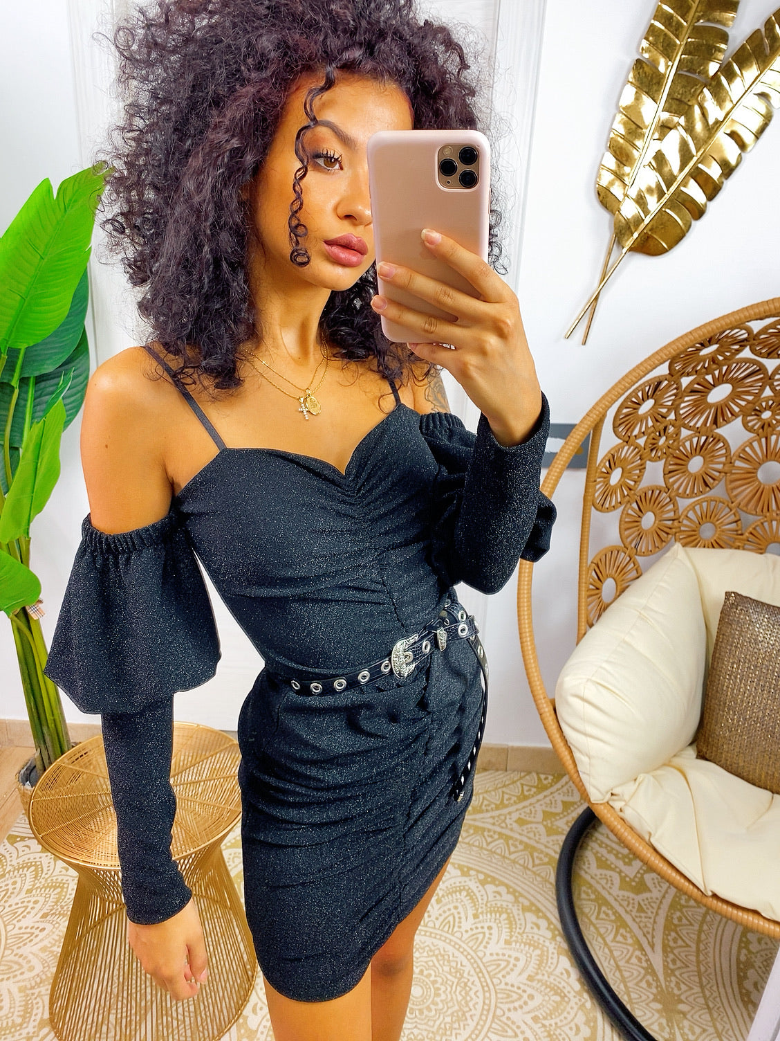Tubino aderente nero manica lunga